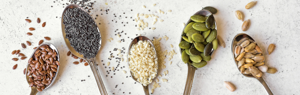 Большие запасы жирных веществ можно найти в семенах, орехах и ягодах Польза омега-6