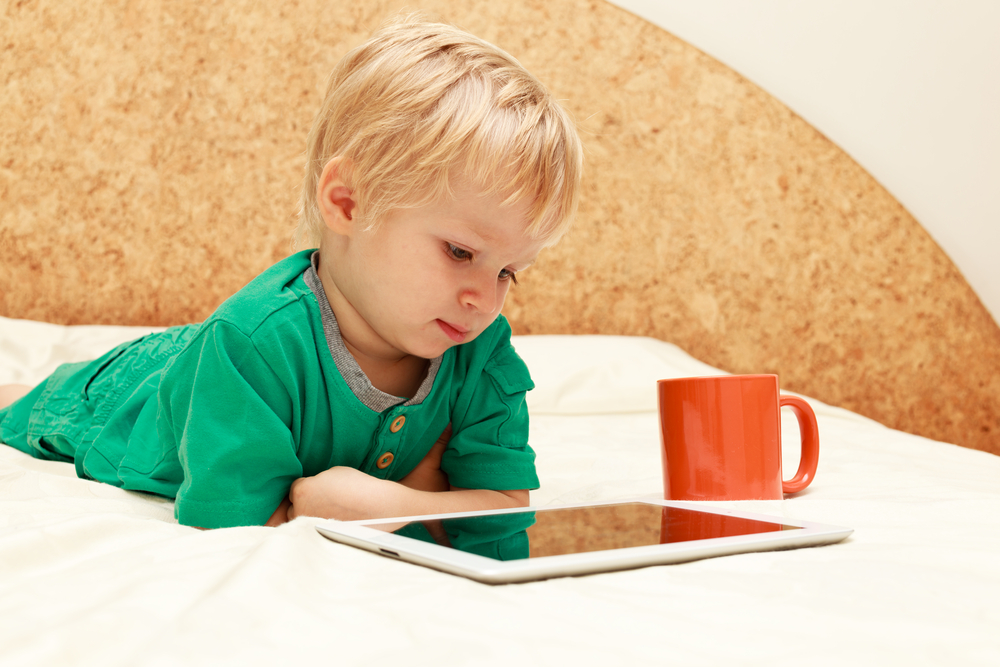 Желательно совмещать обучение с игровым процессом, чтобы ребенок не уставал. Тогда развитие проходит быстро и успешно Желательно совмещать обучение с игровым процессом