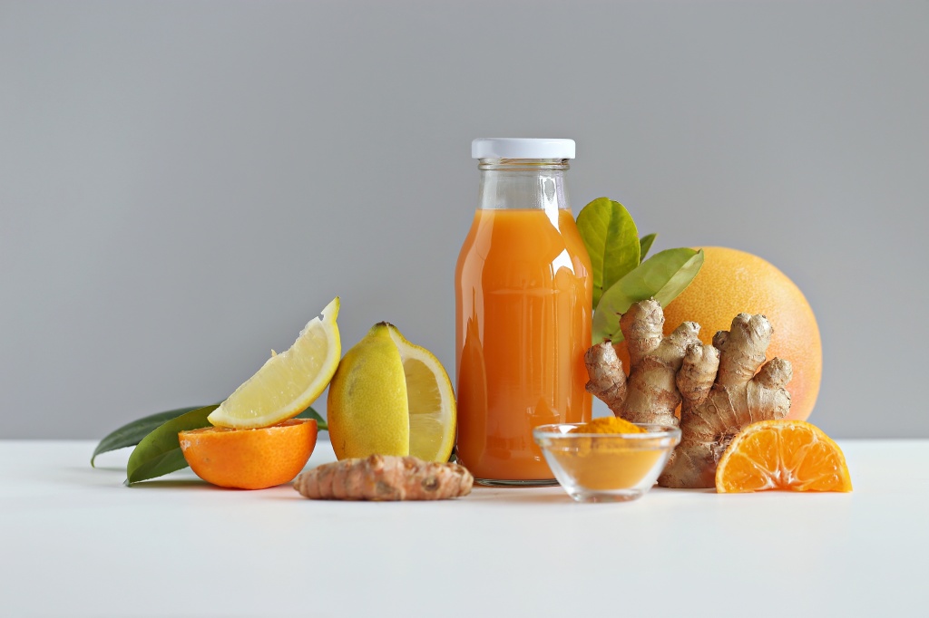 Имбирь, мед и лимон – это прекрасное сочетание продуктов, которое поможет укрепить защитные силы организма и побороть инфекции Имбирь, мед и лимон