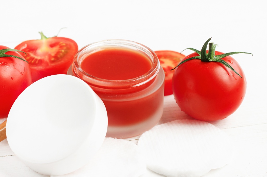 Экстракт томата производится в разных формах. Обычно это прозрачная жидкость, желтоватая или бесцветная Экстракт томата