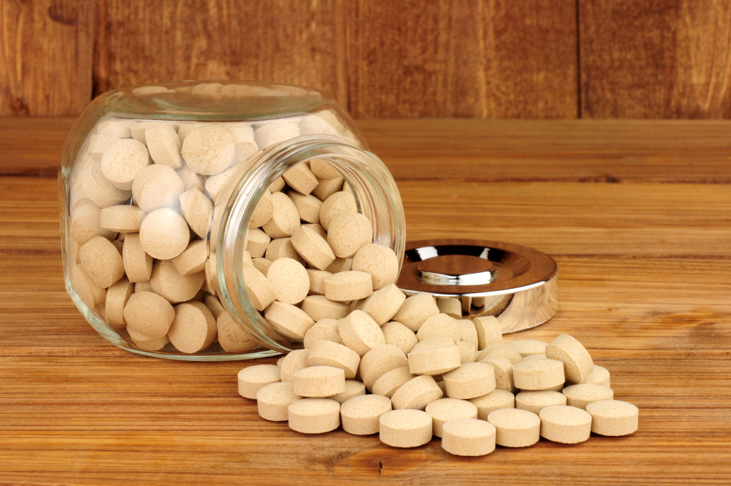 Автолизат пивных дрожжей (АПД) — продукт, получаемый из живых пивных дрожжей путем расщепления содержимого их клеток на моносоединения при нагревании до температуры 50-80°С Автолизат пивных дрожжей