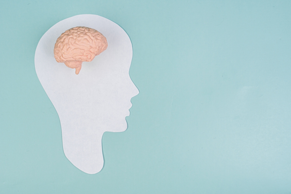 Для улучшения памяти можно использовать какой-либо витаминный комплекс из тех, что продаются в аптеке. Желательно делать это по назначению врача Как улучшить память?