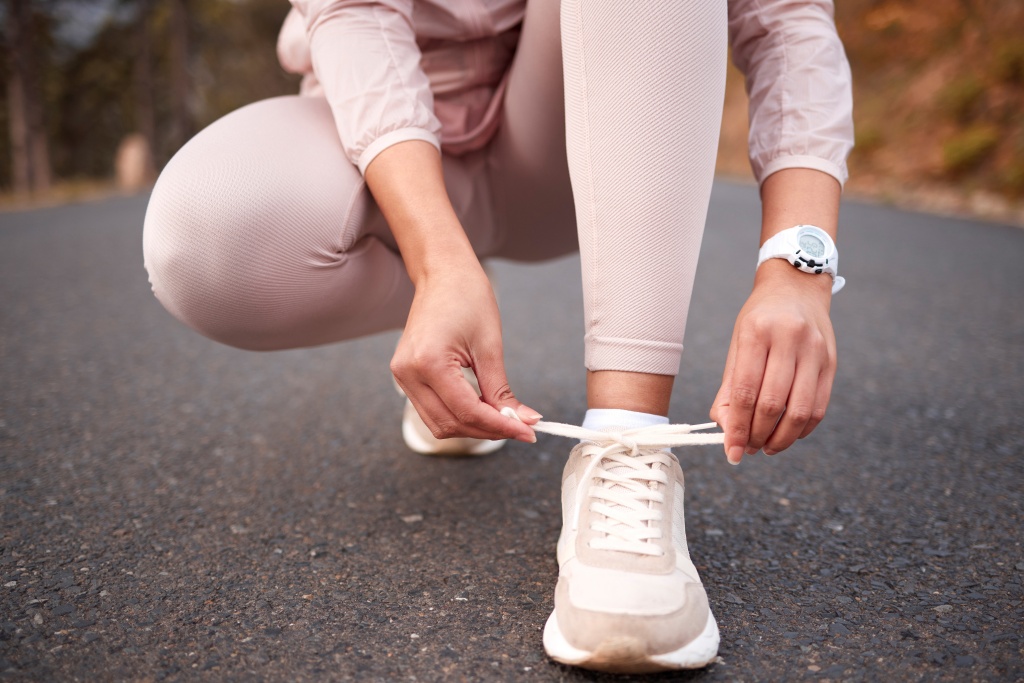 «Ранний» бег «запускает» пищеварительную, эндокринную, выделительную системы, тем самым подготавливая организм к трудовому дню. Бег по утрам насыщает мозг и тело кислородом. У человека увеличивается физическая и умственная активность