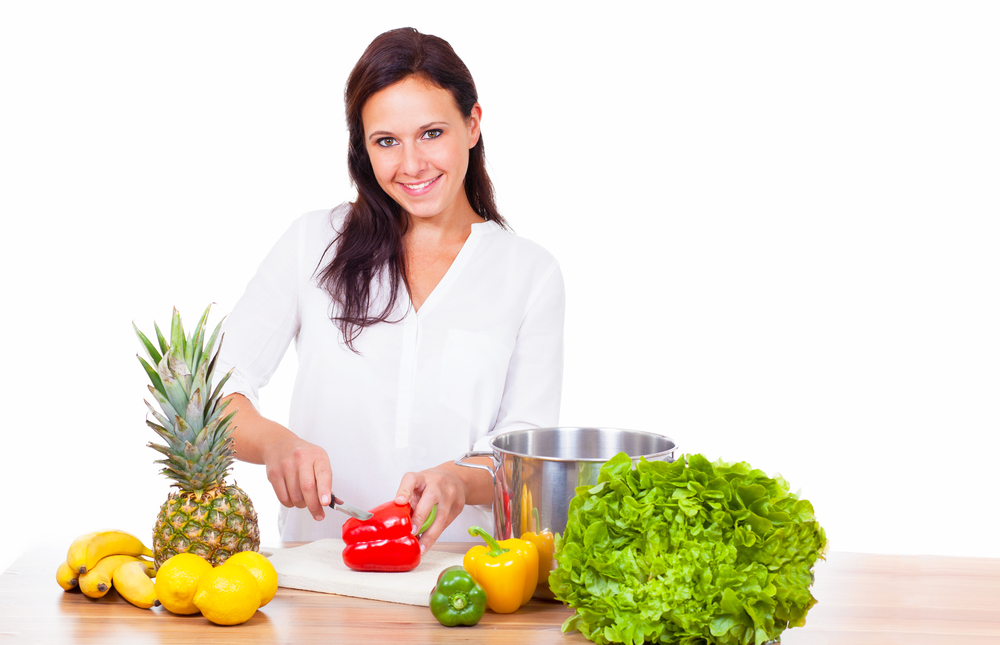 Необходимо включать в рацион больше свежих овощей и фруктов Как можно эффективно похудеть в домашних условиях?