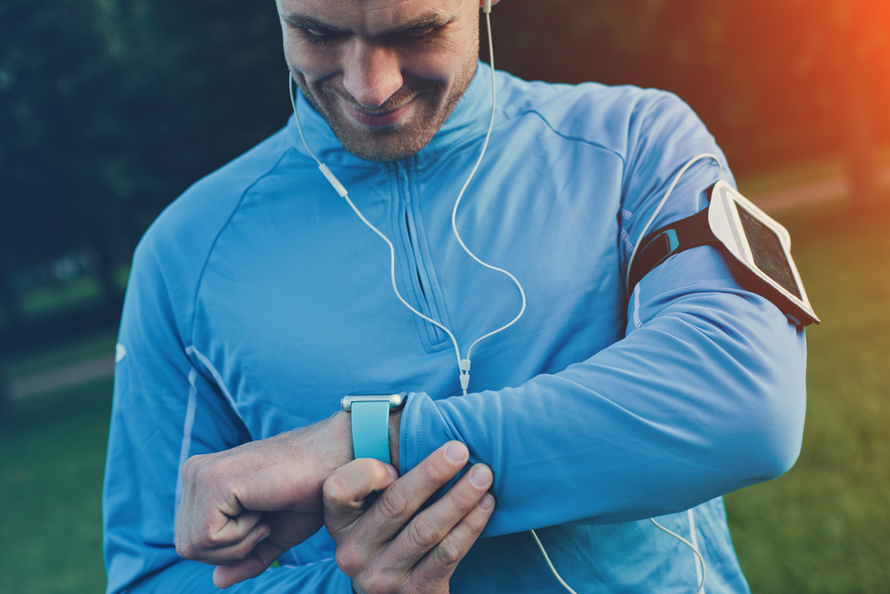 На тренировки с собой необходимо брать пульсометр или другое устройство с этой функцией (например, фитнес-браслет) Какой должен быть пульс при кардиотренировках?