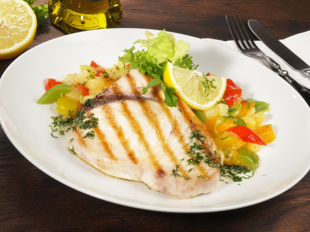 Употребление индейки, крольчатины, куриной грудки поможет не только сбросить лишний вес, но и заменить жировую прослойку мышечной массой Нежирное мясо