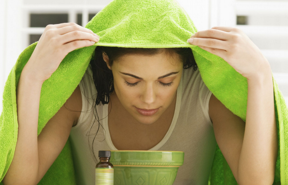 Можно добавить эфирное масло в воду, накрыться полотенцем и подышать ароматными испарениями Ингаляции