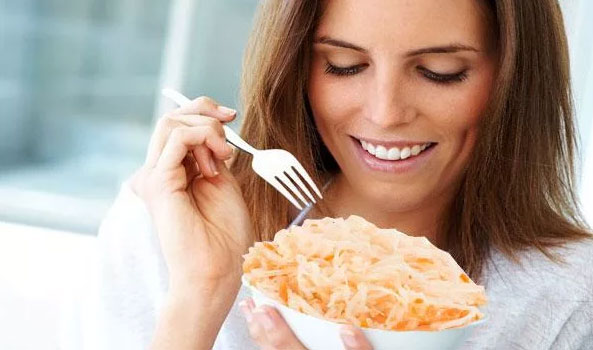 Квашенная капуста богата полезными микроэлементами, витамином С и В Квашенная капуста