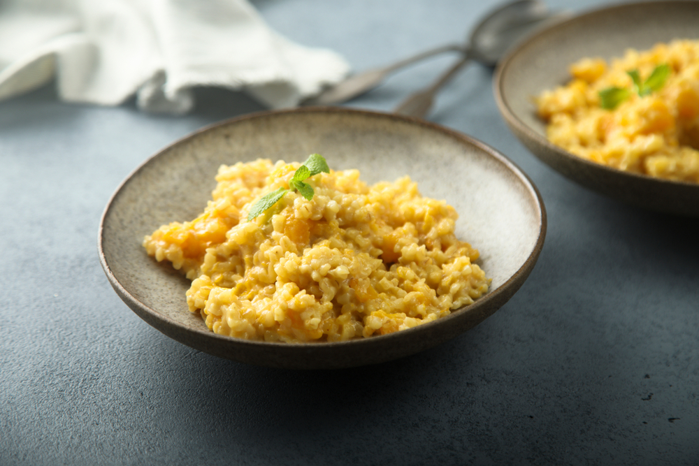 Плов - одно из самых известных блюд восточной кухни. У него есть миллионы поклонников во всем мире Плов