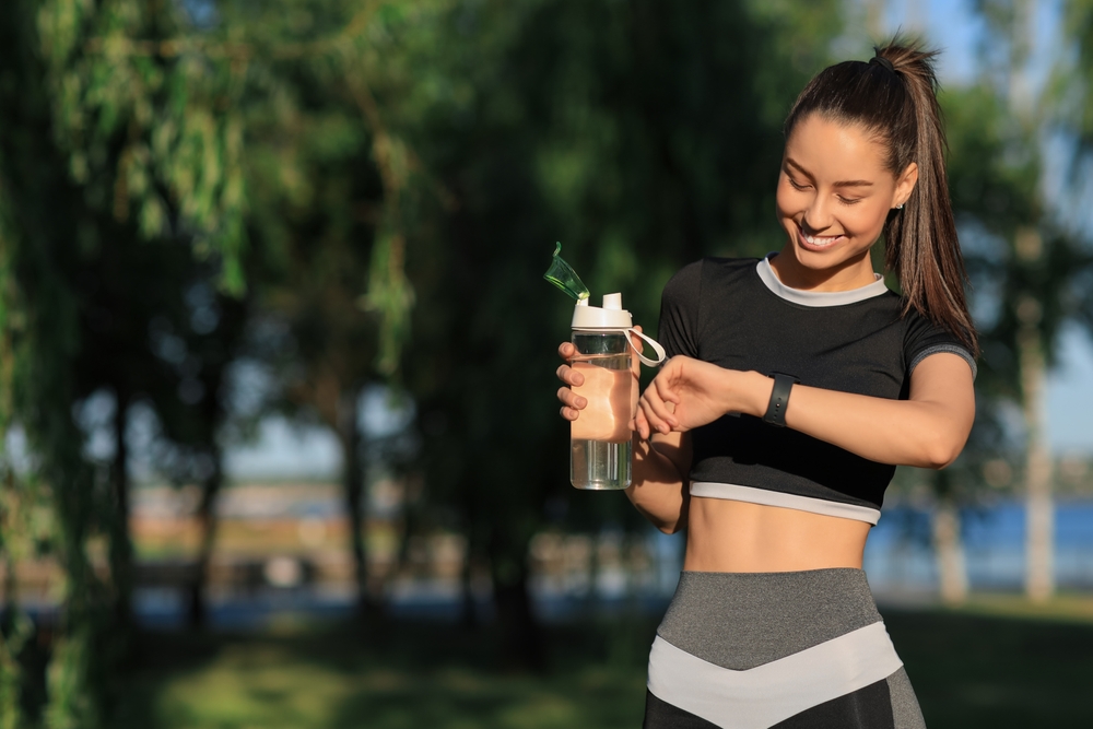 Некоторым девушкам больше подойдет комплексный продукт, в котором, наряду с сывороточным, присутствуют белки других типов Концентрат сывороточного белка вызывает усиленную секрецию инсулина