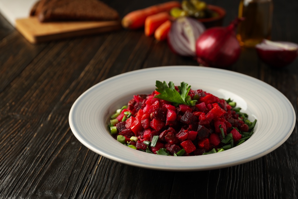 Размер нарезанных кубиков должен примерно соответствовать горошине Секреты приготовления блюда