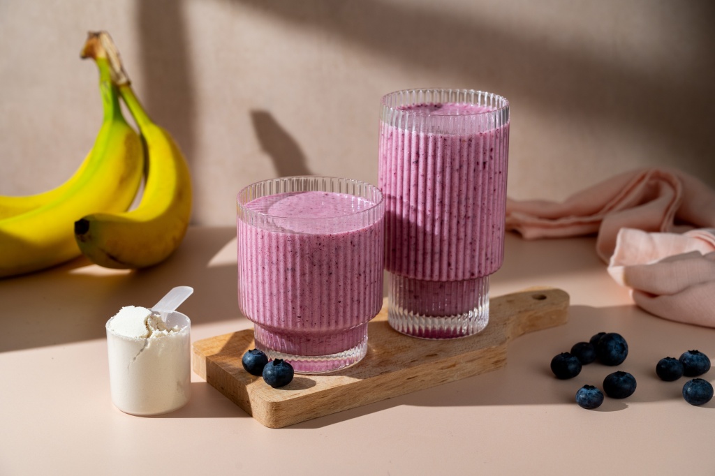 Готовить смесь лучше непосредственно перед употреблением, чтобы ее потом не пришлось выбрасывать Сколько хранить приготовленный коктейль?