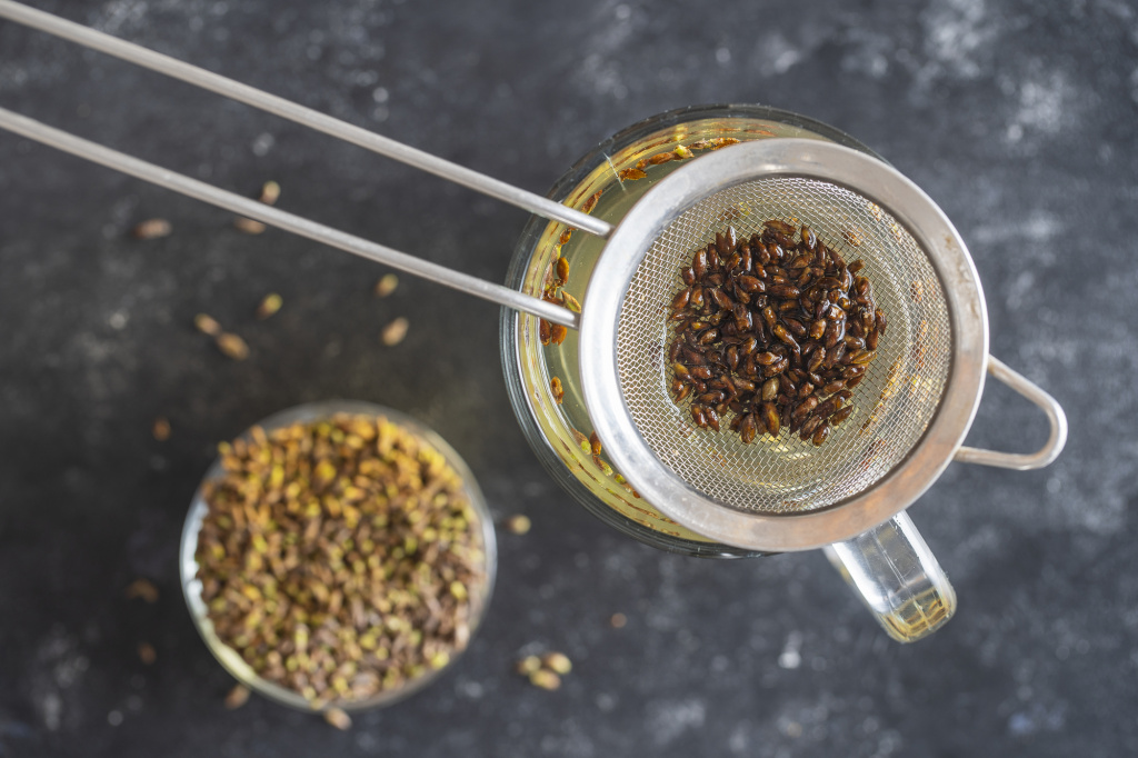 От отеков хорошо помогает отвар из почек березы Отвар из почек березы