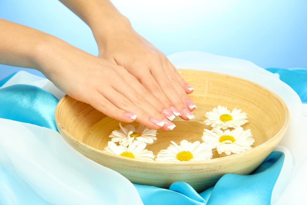 Время от времени полезно устраивать для кожи рук спа-уход Домашний спа-уход