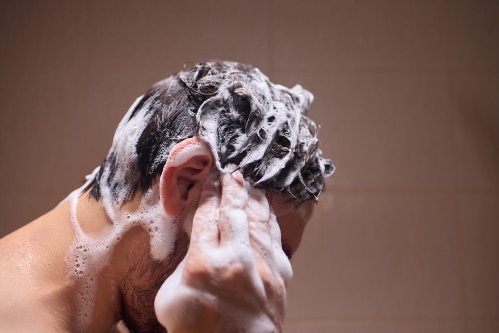 После того, как проблема будет устранена, важно не допустить вновь ее появления. Для этого нужно регулярно мыть голову Шампунь