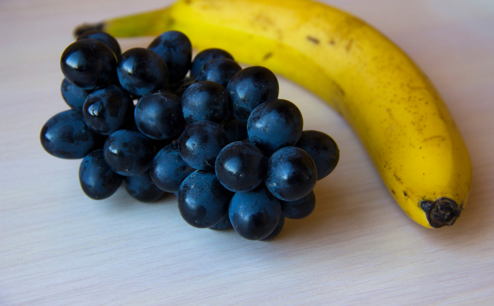 Некоторые фрукты могут провоцировать скачки уровня глюкозы в организме бананы, виноград
