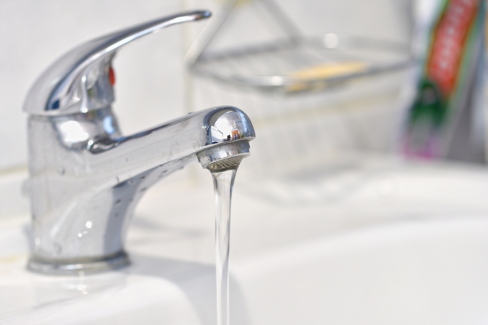 Экологическое состояние воды, попадающей в водопровод, оставляет желать лучшего Водопроводная жидкость