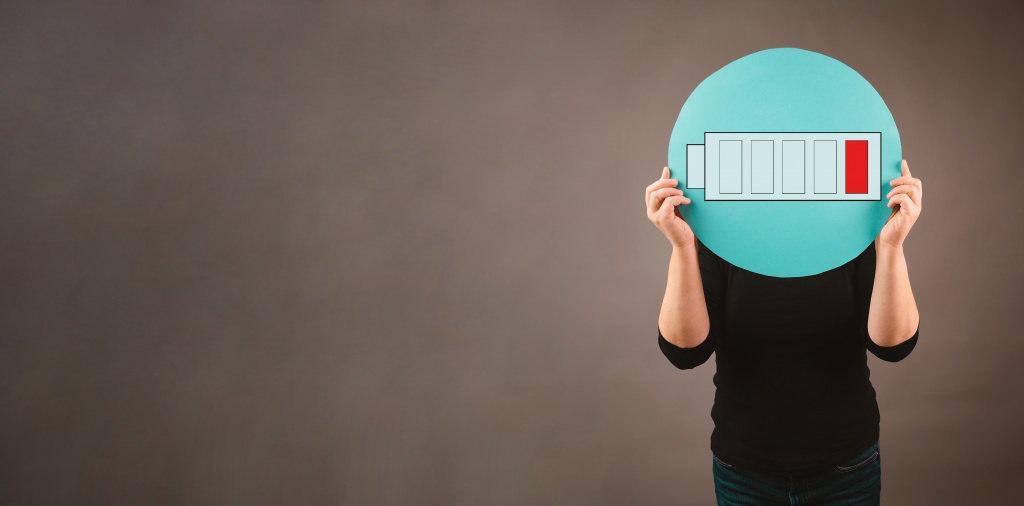 Стресс отрицательным образом влияет на здоровье. Это касается как физического самочувствия, так и психики Возможны эмоциональные и когнитивные проблемы, нарушения сна