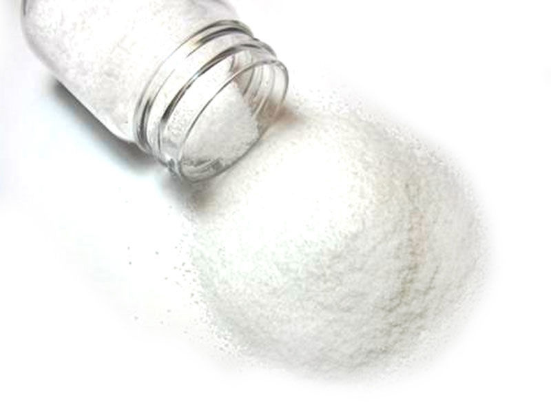 Скраб делается из гранул полиэтилена, имеющих размеры не более 0,4 мм. Полиэтилен считается одним из самых безопасных полимеров и имеет широкую сферу применения Полиэтиленовый скраб