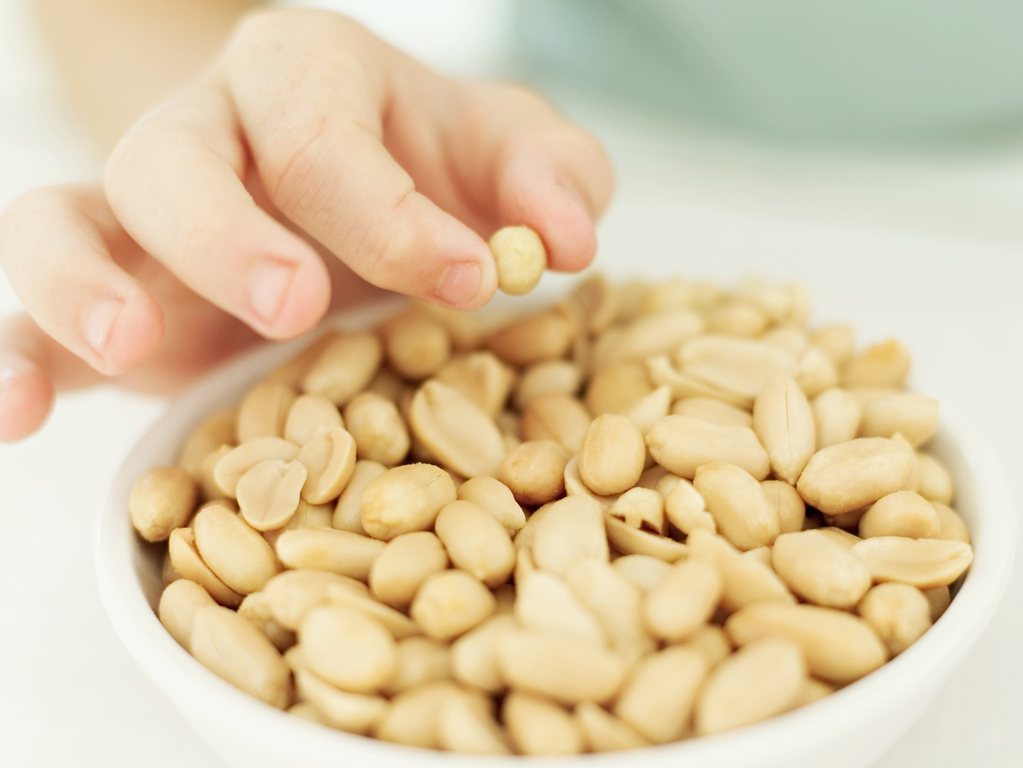 Арахис cодержит много растительного белка и незаменимых аминокислот Арахис