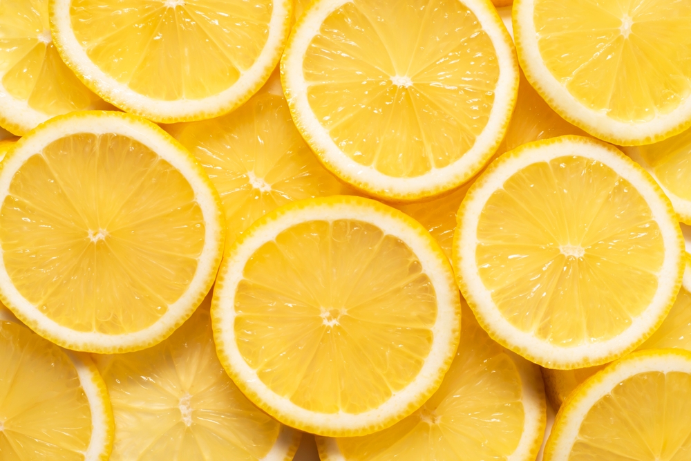 Лимон успешно избавляет организм от лишних химических веществ Лимон