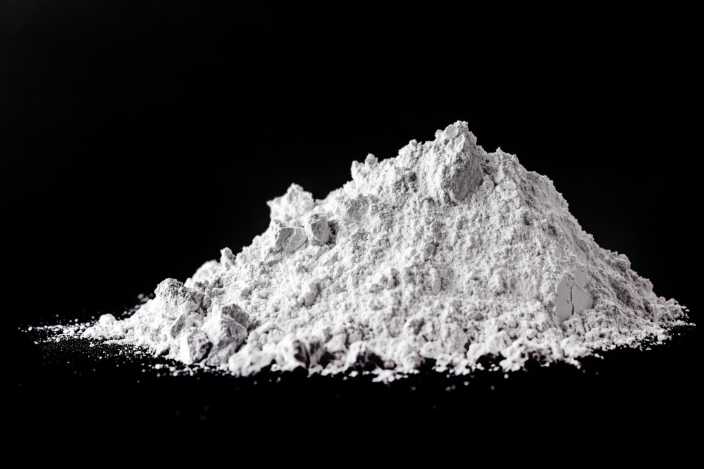 Оксид цинка — это белый порошок, похожий на муку Оксид цинка