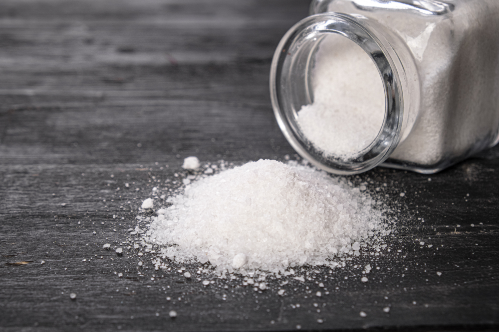 Скраб делается из гранул полиэтилена, имеющих размеры не более 0,4 мм. Полиэтилен считается одним из самых безопасных полимеров и имеет широкую сферу применения Полиэтиленовый скраб