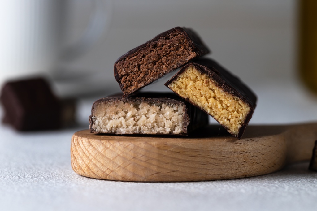 Протеиновый батончик подходит только в качестве перекуса Протеиновый батончик