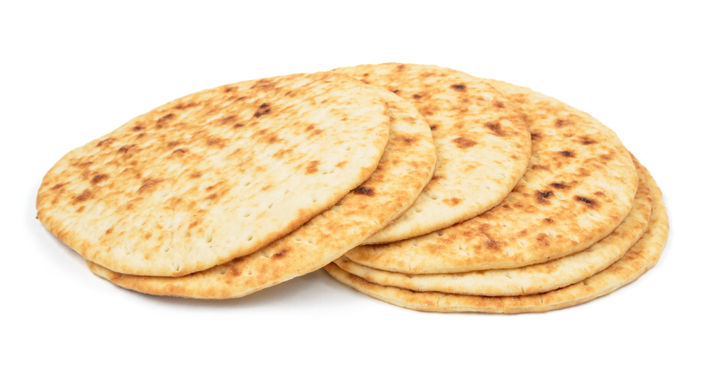 Лаваш обладает предельной простотой рецепта. Но это не мешает ему быть одним из самых вкусных вариантов хлеба. Лаваш