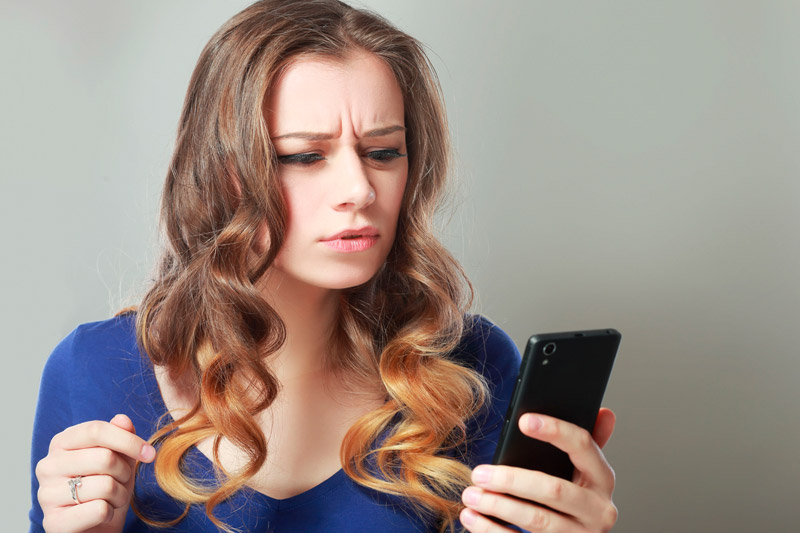 Причиной стресса может стать проблема на работе, в семье или учебе, неудача в личной жизни, трагическое событие и любая другая ситуация, которая воспринимается организмом как угроза Причины стресса