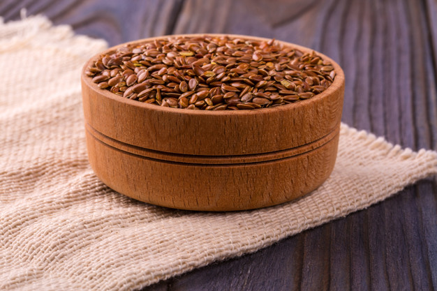 Семена льна - одни из рекордсменов по содержанию жира Семена льна