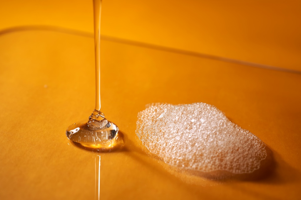 В составе геля нет мыла, которое сушит кожу. Нет в нем и масел, нежелательных для жирной кожи Гель для бритья