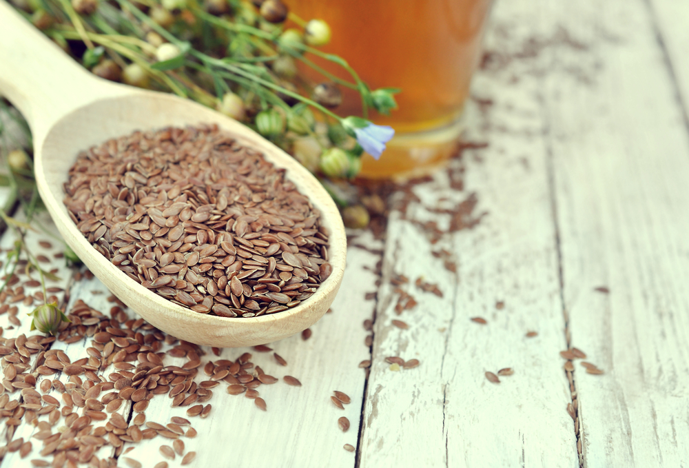 Семена льна являются отличным профилактическим средством от многих заболеваний пищеварительной системы. Поэтому пройти курс очищения рекомендуется всем, кто заботится о здоровье Рецепты очищения семенами льна