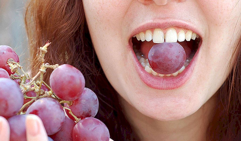 Врачи рекомендуют здоровым людям ограничиться 100 г винограда в день Виноград