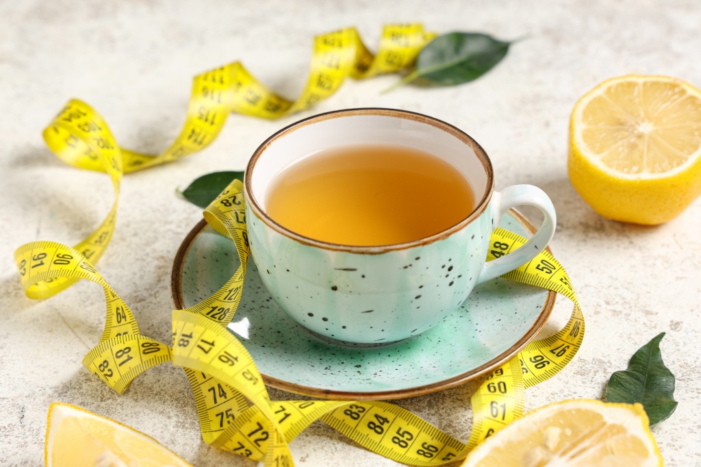 Хотя детокс чай для похудения дает достаточно быстрый результат, рассчитывать только на него не стоит. Нужно правильно питаться, вести активный образ жизни Как чай для похудения действует на организм