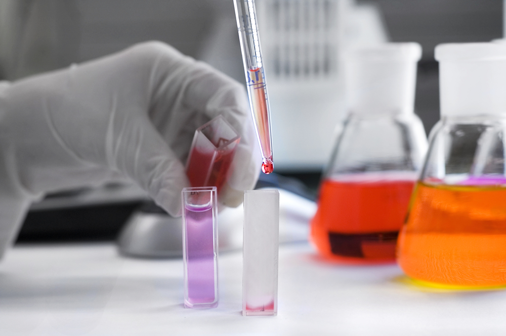 Коллоидная платина представляет собой наночастицы этого металла, растворенные в жидкости Коллоидная платина