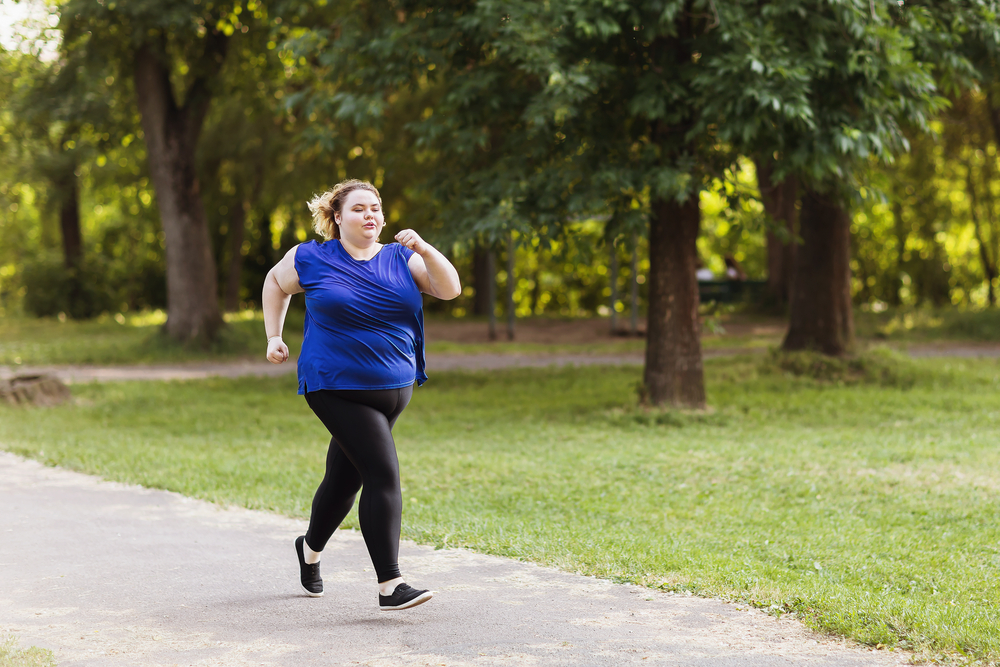 Человеку, страдающему ожирением, придется внести в свой повседневный образ жизни изменения Стараться больше двигаться