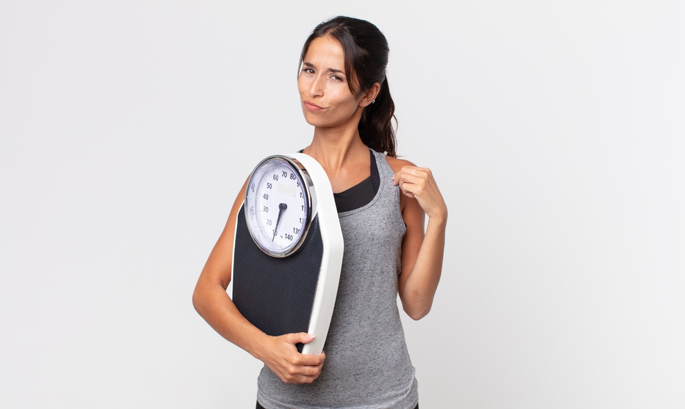 Безопасная скорость похудения составляет около 150 г в сутки. За неделю получается чуть больше килограмма. Но даже для достижения такого результата приходится потрудиться Безопасная скорость похудения составляет около 150 г в сутки