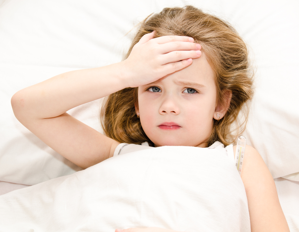 При коклюше наблюдается ощущение упадка сил и значительное повышение температуры тела симптоматика заболевания