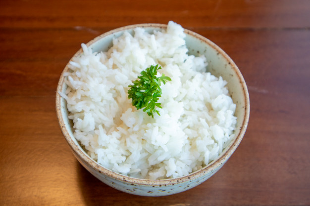 Рис не только способен наладить пищеварение, но и успешно чистит организм от вредных и ядовитых веществ, снижая нагрузку на печень рис