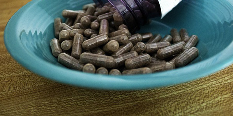 Препараты для похудения на основе йохимбина выпускают в таблетированной и капсулированной форме, в виде чаев. Йохимбин составляет основу жиросжигателей