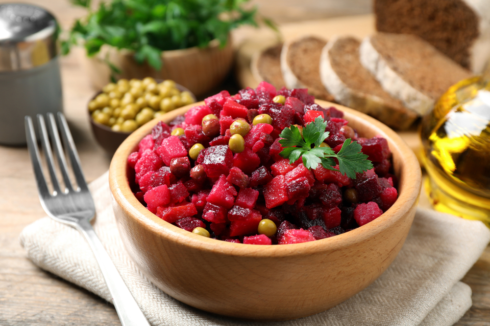 Винегрет - блюдо, которое появилось в России в 17-м веке. Его любят многие. Винегрет