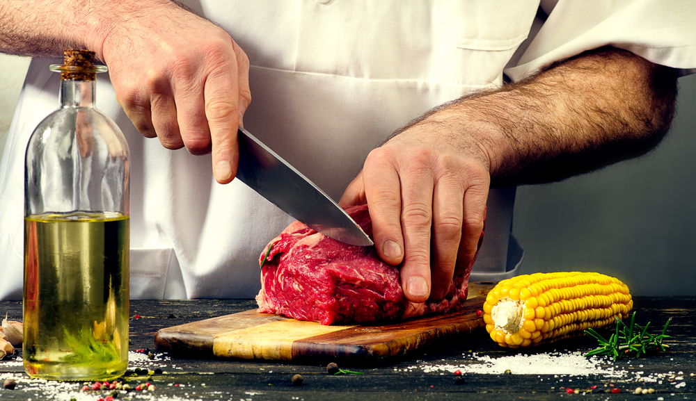 В говяжьем мясе присутствует полный набор аминокислот, из которых организм человека синтезирует собственные протеины Говядина