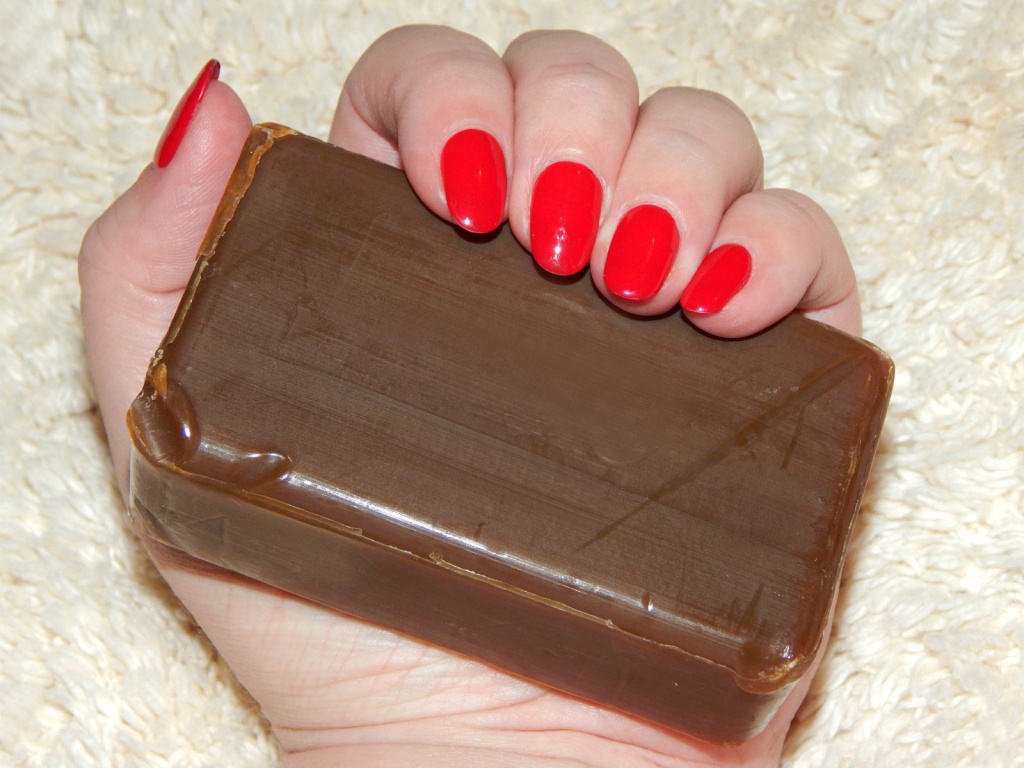 Чтобы не повлечь негативное последствия, дегтярное мыло нужно использовать по определенным правилам дегтярное мыло