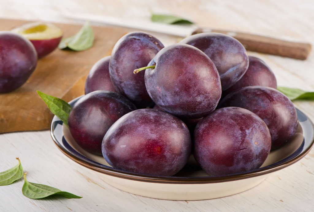 Для приготовления десерта подойдут любые плоды Какие сливы нужны для пастилы?