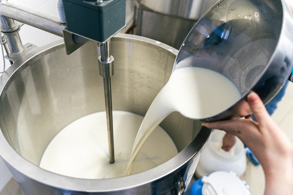 Сывороточный протеин — это белок, получаемый в качестве побочного продукта при производстве сыров Сывороточный протеин