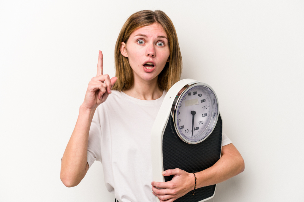 Безопасная скорость похудения составляет около 150 г в сутки. За неделю получается чуть больше килограмма. Но даже для достижения такого результата приходится потрудиться Безопасная скорость похудения составляет около 150 г в сутки