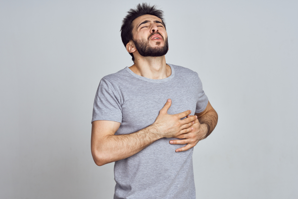 Гастрит — патология, проявляющаяся воспалением слизистых тканей желудка Гастрит является одним из самых распространённых заболеваний, оно выявляется у двух человек из трех