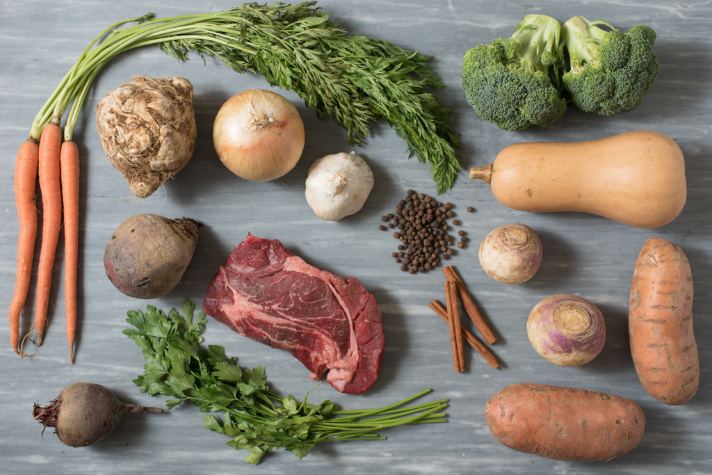 Создатели палеодиеты пошли иным путем и решили взять за основу рацион далеких предков эпохи палеолита Принципы палеодиеты