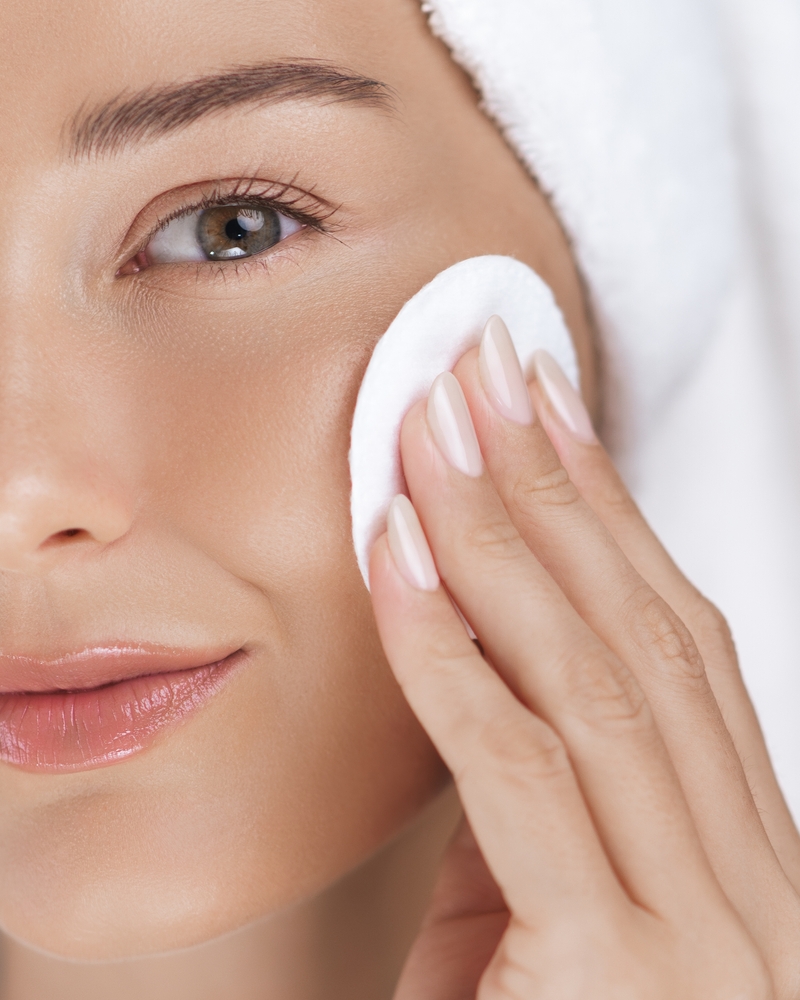 Пенка для умывания содержит в составе антисептические компоненты, оказывает антибактериальный эффект Альтернативы мицеллярной воде